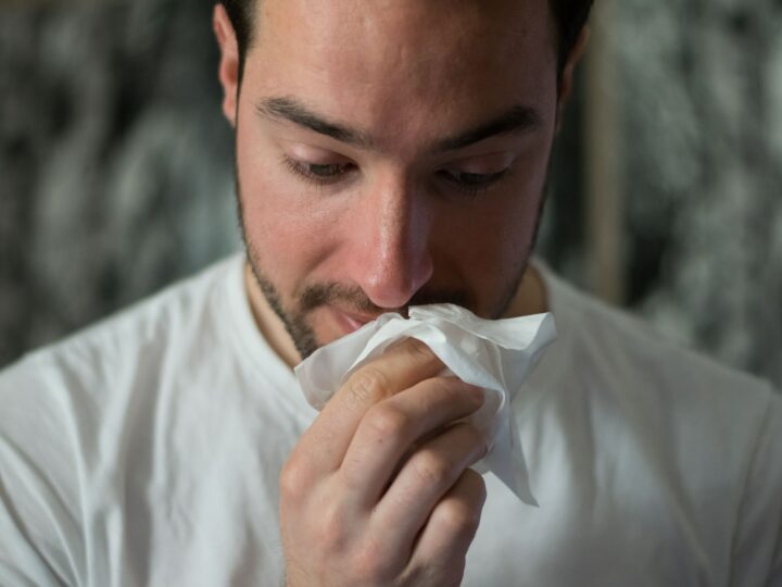 Jeżeli kichasz i kaszlesz, to wcale nie musi być koronawirus. Sezon na alergie rozpoczęty!