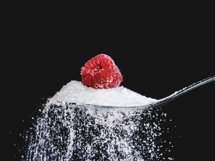 Planowane zmiany w opłatach cukrowych dotyczących napojów owocowych