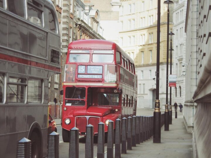 Ile kosztuje metro w Londynie? Praktyczny przewodnik po komunikacji miejskiej